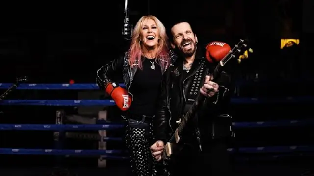 Don't Leave Me in the Dark (feat. Lita Ford)